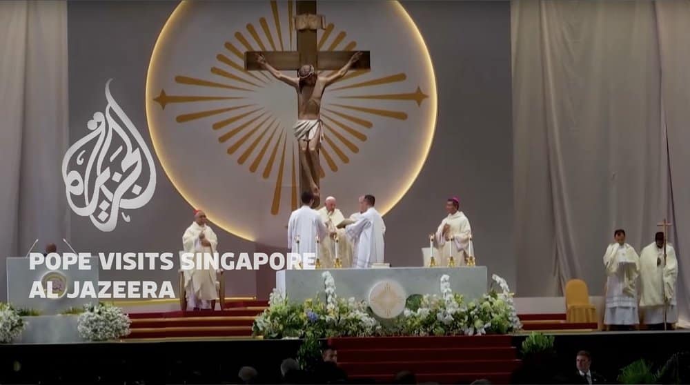 Singapore Welcomes Pope Francis